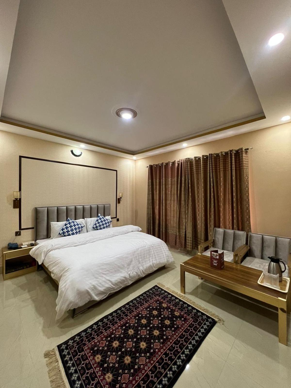 Royal Hotel Naran Zewnętrze zdjęcie